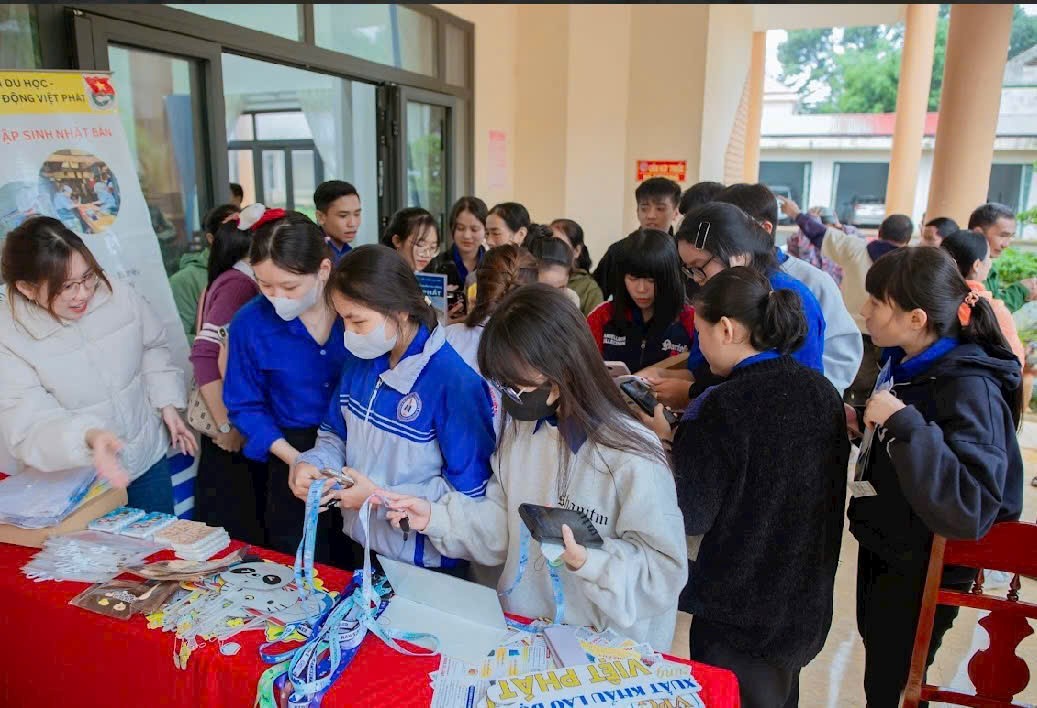 giao dich viec lam 7